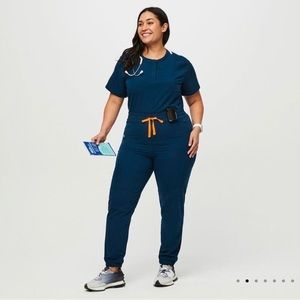 FIGS Deep Reef Scrubs